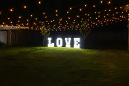 Fotografía real de Letras LOVE Vintage